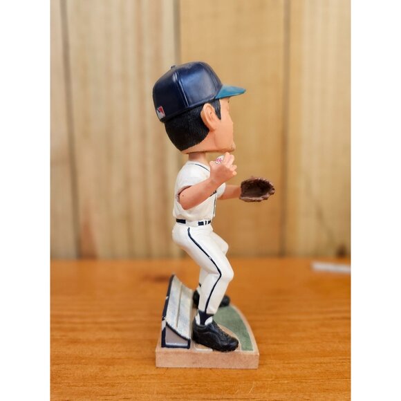 Ichiro Suzuki, Seattle Mariners Collectible Bobblehead - Picture 6 of 10